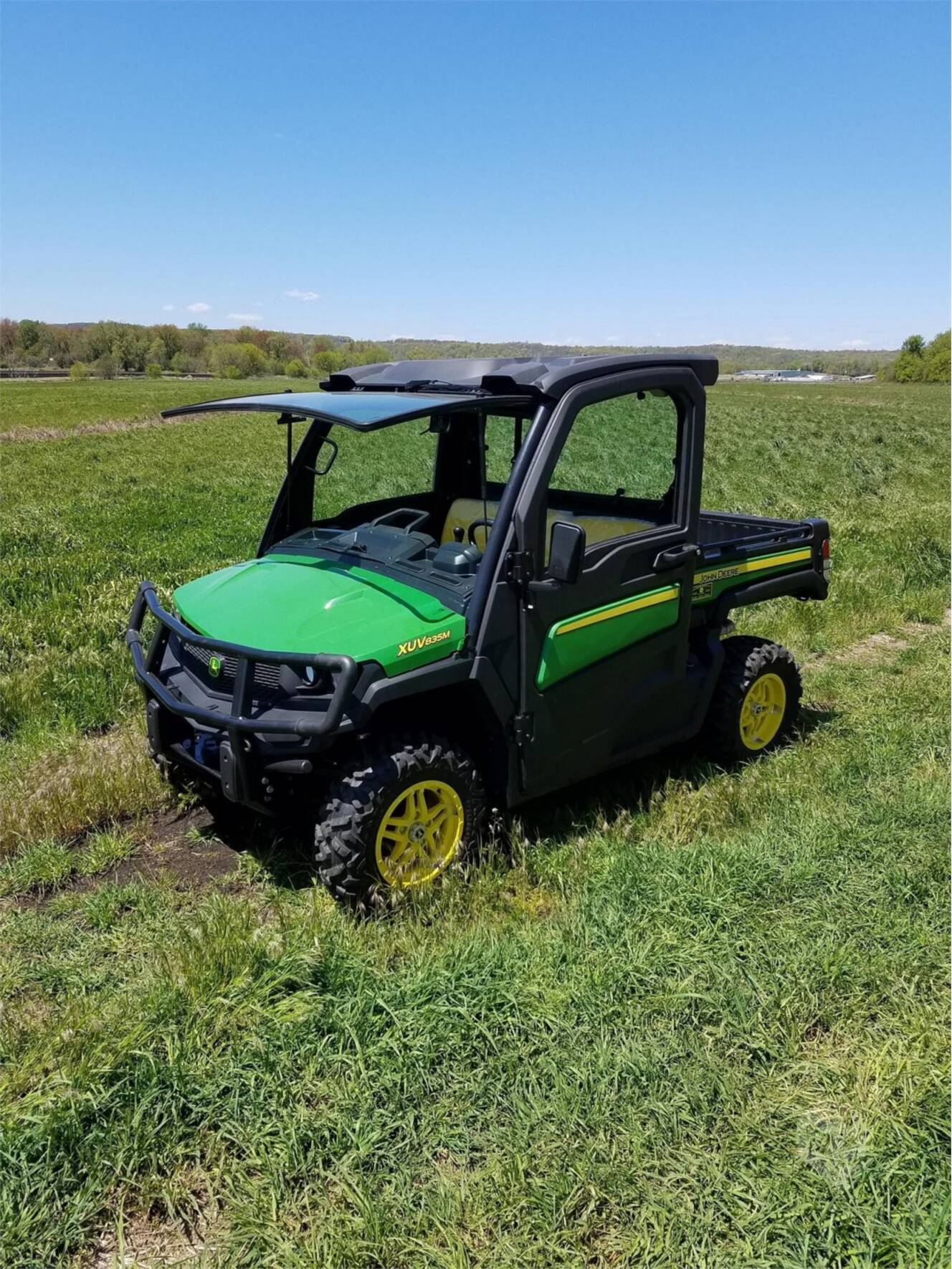 A photo of this 2018 John Deere GATOR™ XUV835M BASE