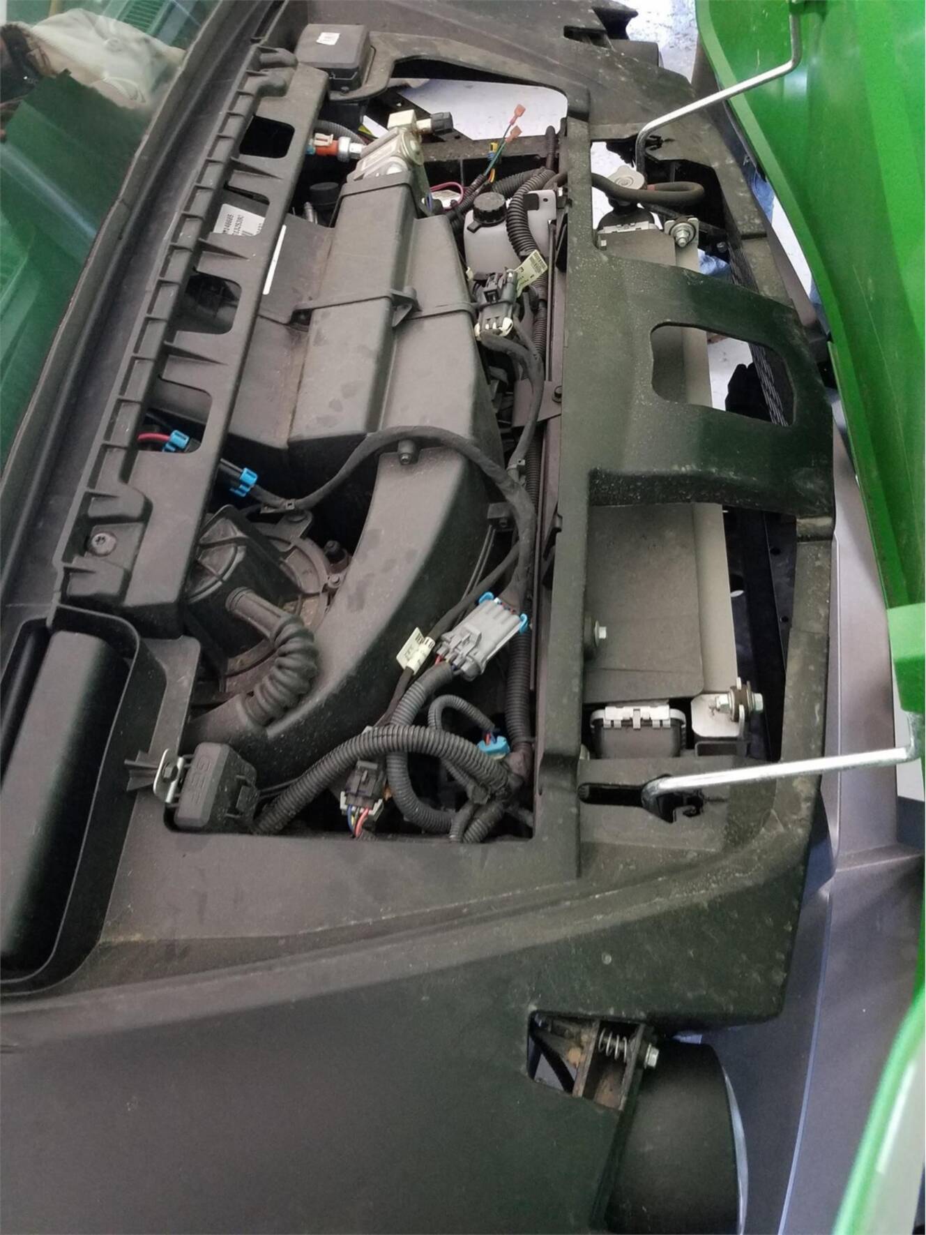 A photo of this 2018 John Deere GATOR™ XUV835M BASE