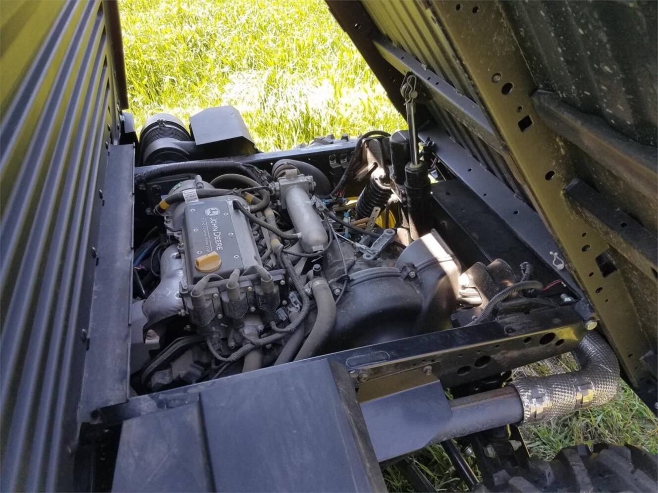 A photo of this 2018 John Deere GATOR™ XUV835M BASE