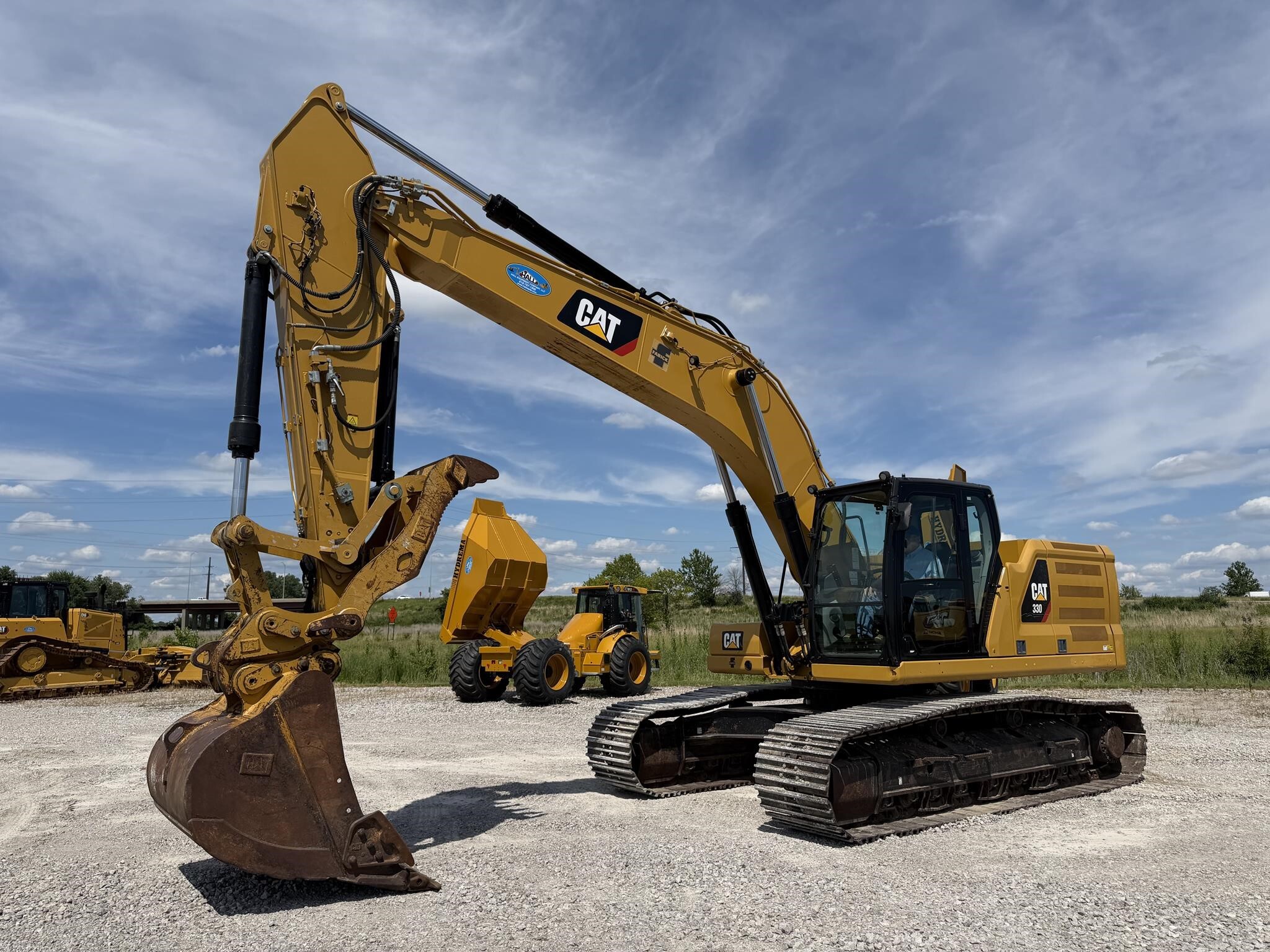 2019 CATERPILLAR 330 in Granite City, IL