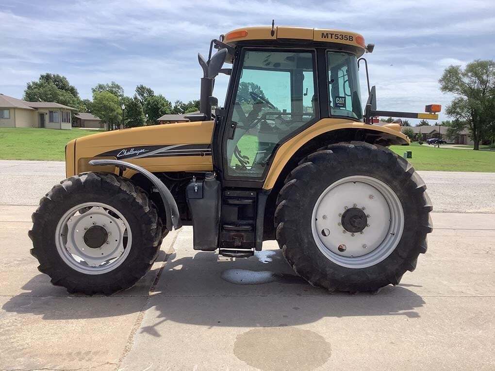 2004 CHALLENGER MT535B in Winfield, KS
