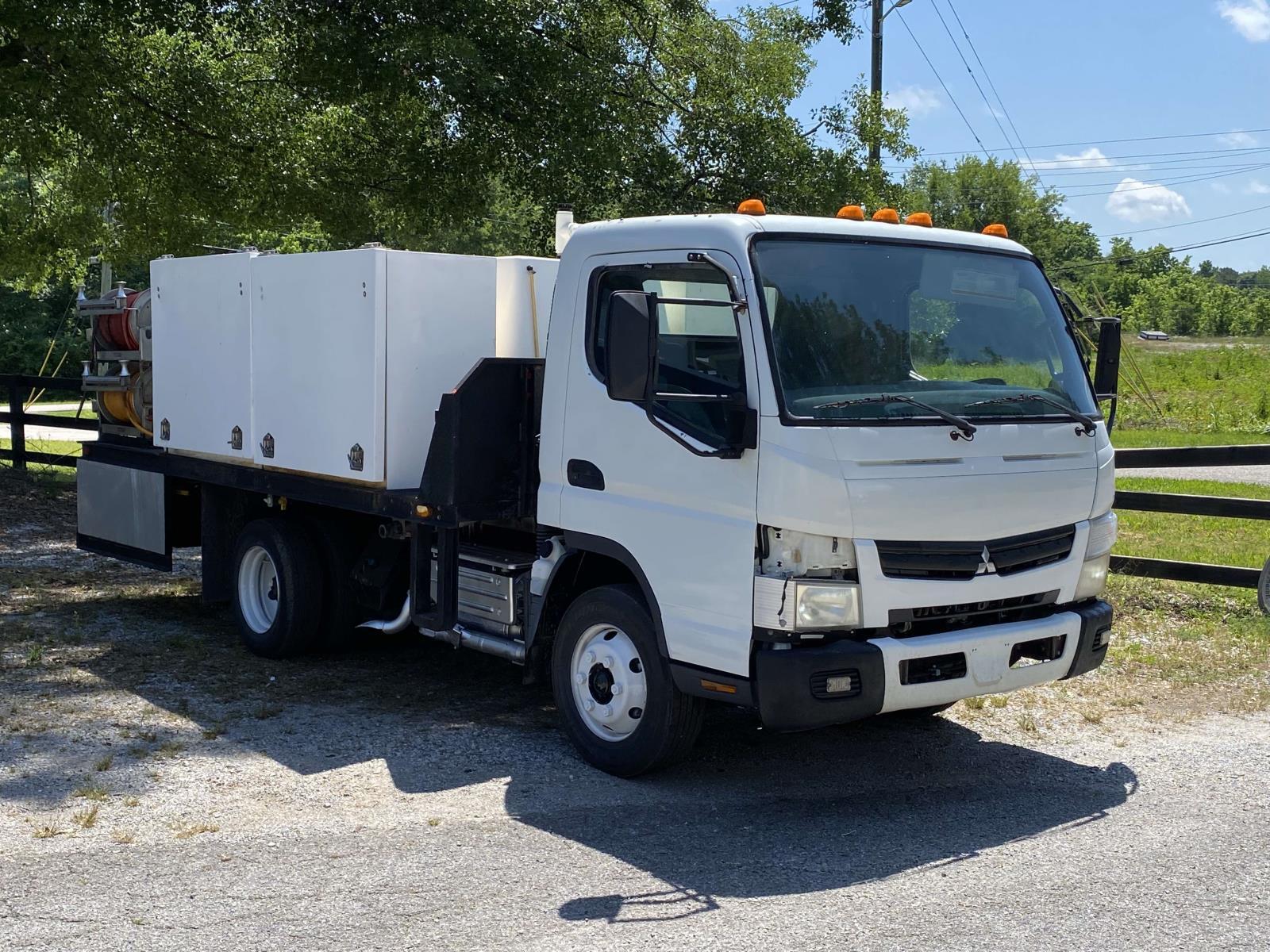 2015 MITSUBISHI FUSO FE in Calera, AL