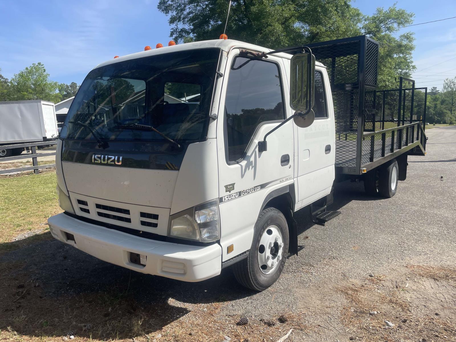 2006 ISUZU NPR in Calera, AL