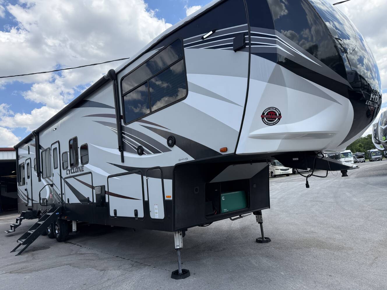 A photo of this 2019 Heartland CYCLONE 4007