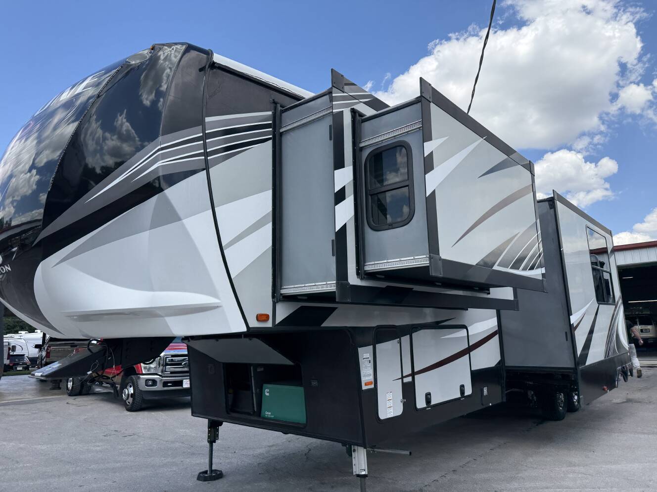 A photo of this 2019 Heartland CYCLONE 4007