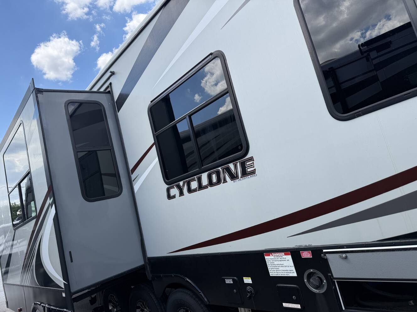 A photo of this 2019 Heartland CYCLONE 4007