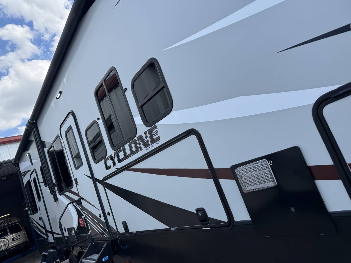 A photo of this 2019 Heartland CYCLONE 4007