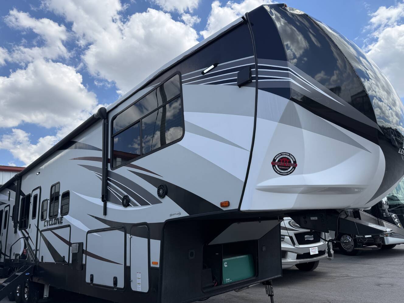 A photo of this 2019 Heartland CYCLONE 4007
