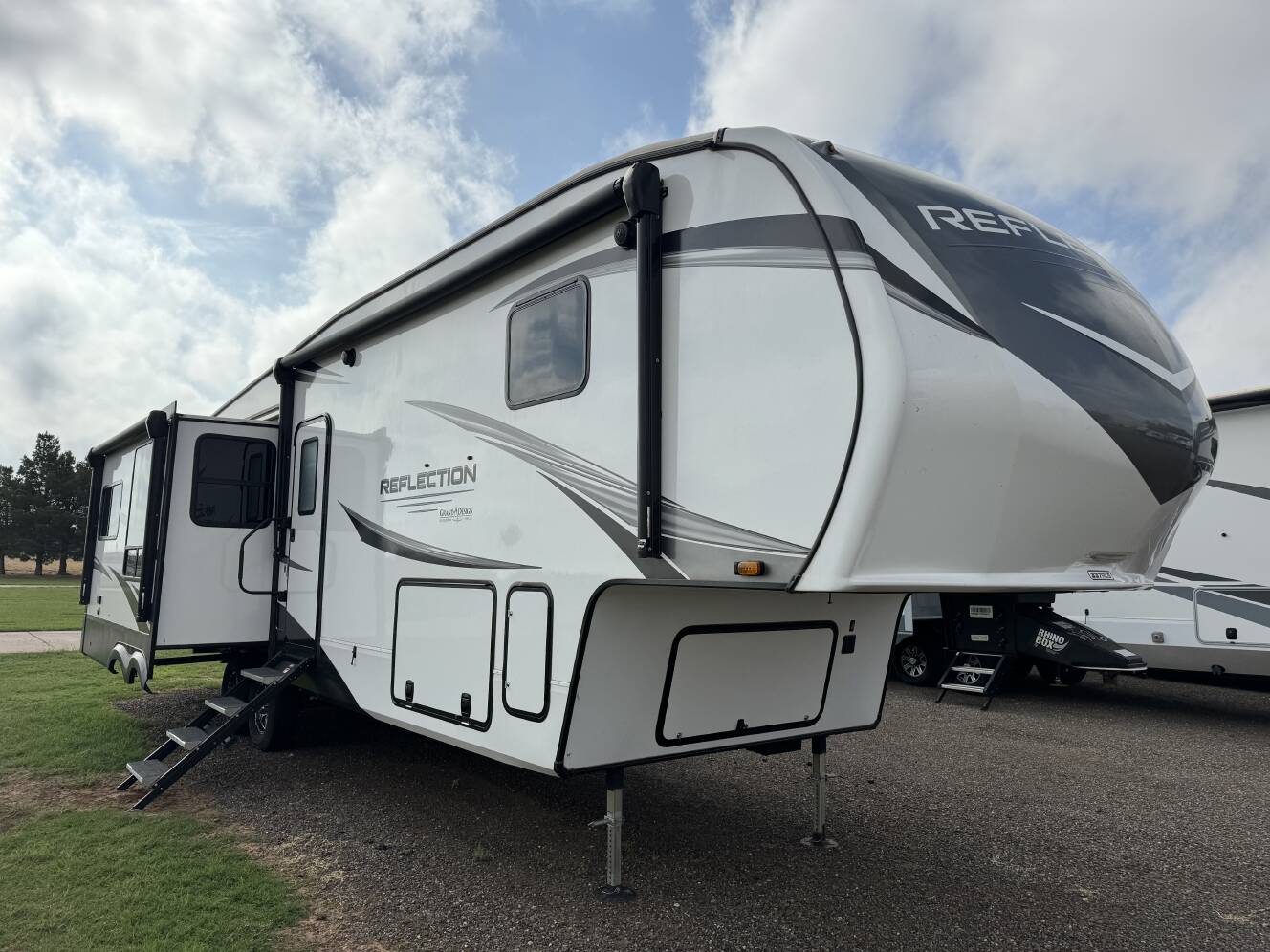 A photo of this 2023 Grand Design REFLECTION 337RLS