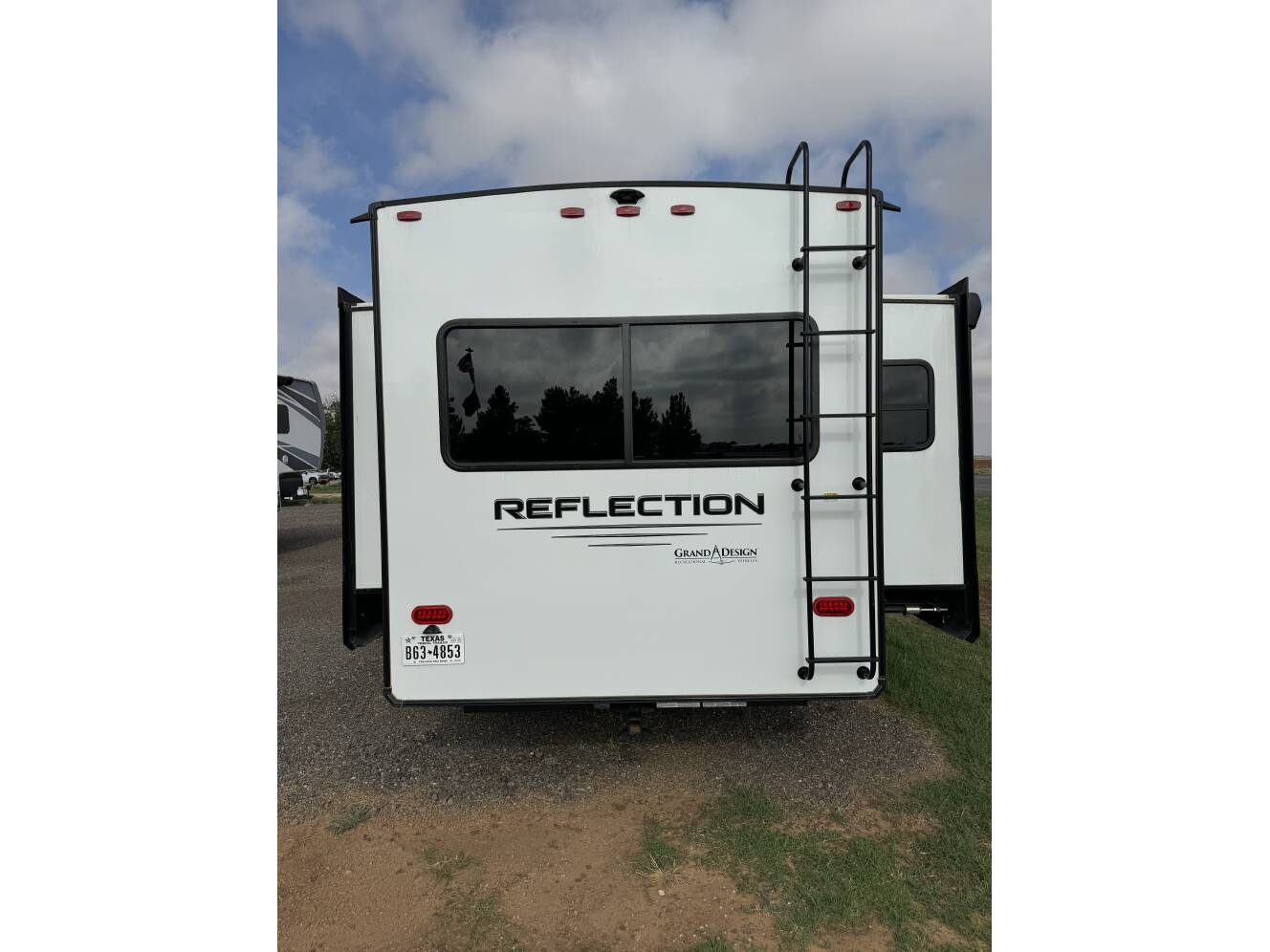 A photo of this 2023 Grand Design REFLECTION 337RLS