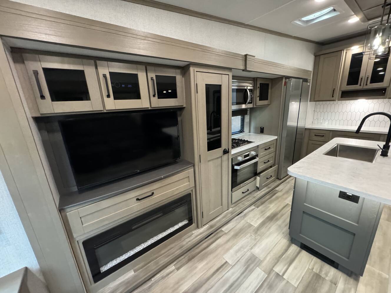 A photo of this 2023 Grand Design REFLECTION 337RLS
