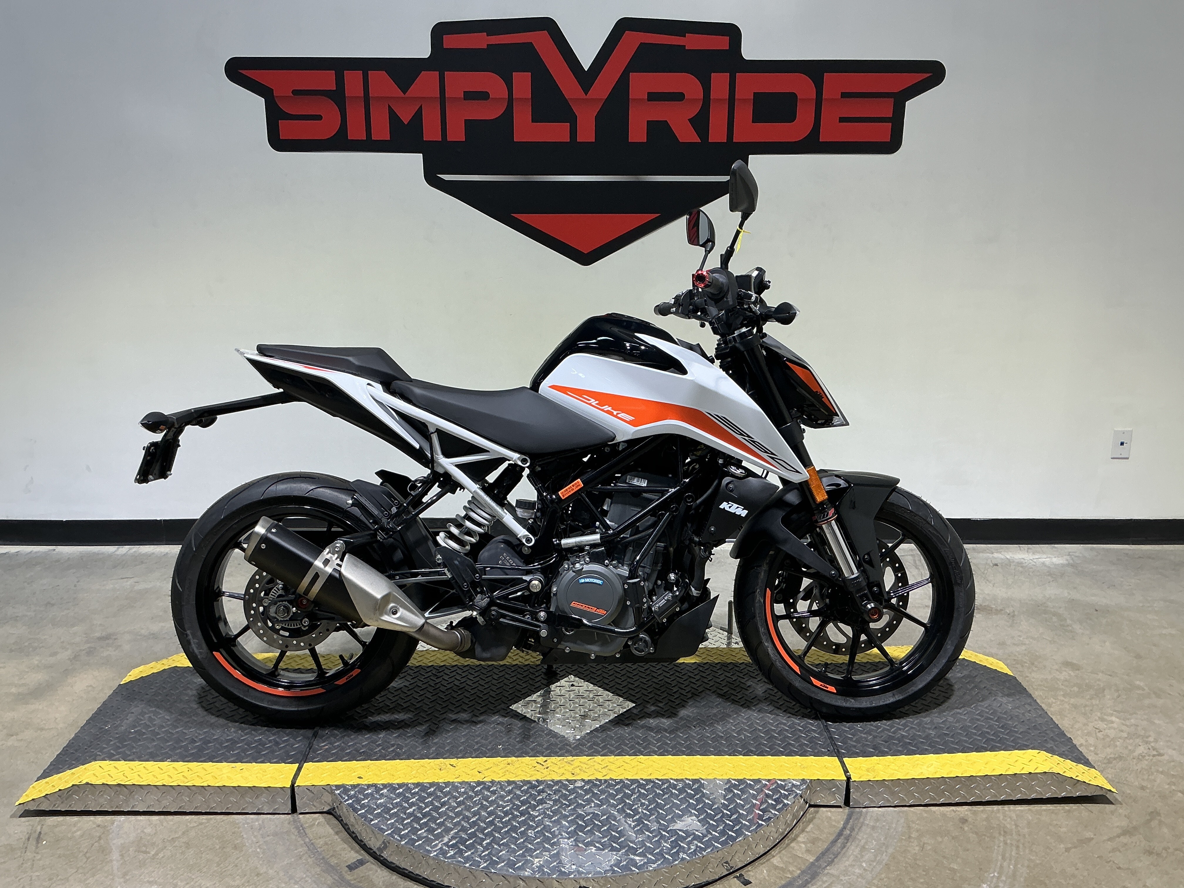 2021 KTM 390 Duke DUKE in Eden Prairie, MN
