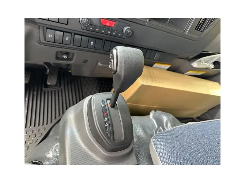 2025 Isuzu NPR XD