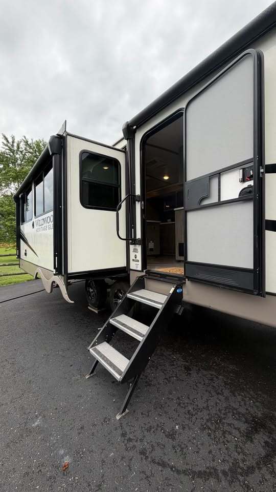 2022 Forest River WILDWOOD HERITAGE GLEN 308RL RV
