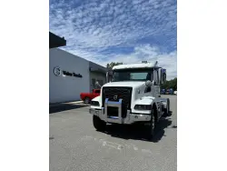 2022 VOLVO VHD