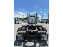 2022 VOLVO VHD