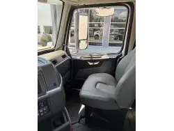 2022 VOLVO VHD