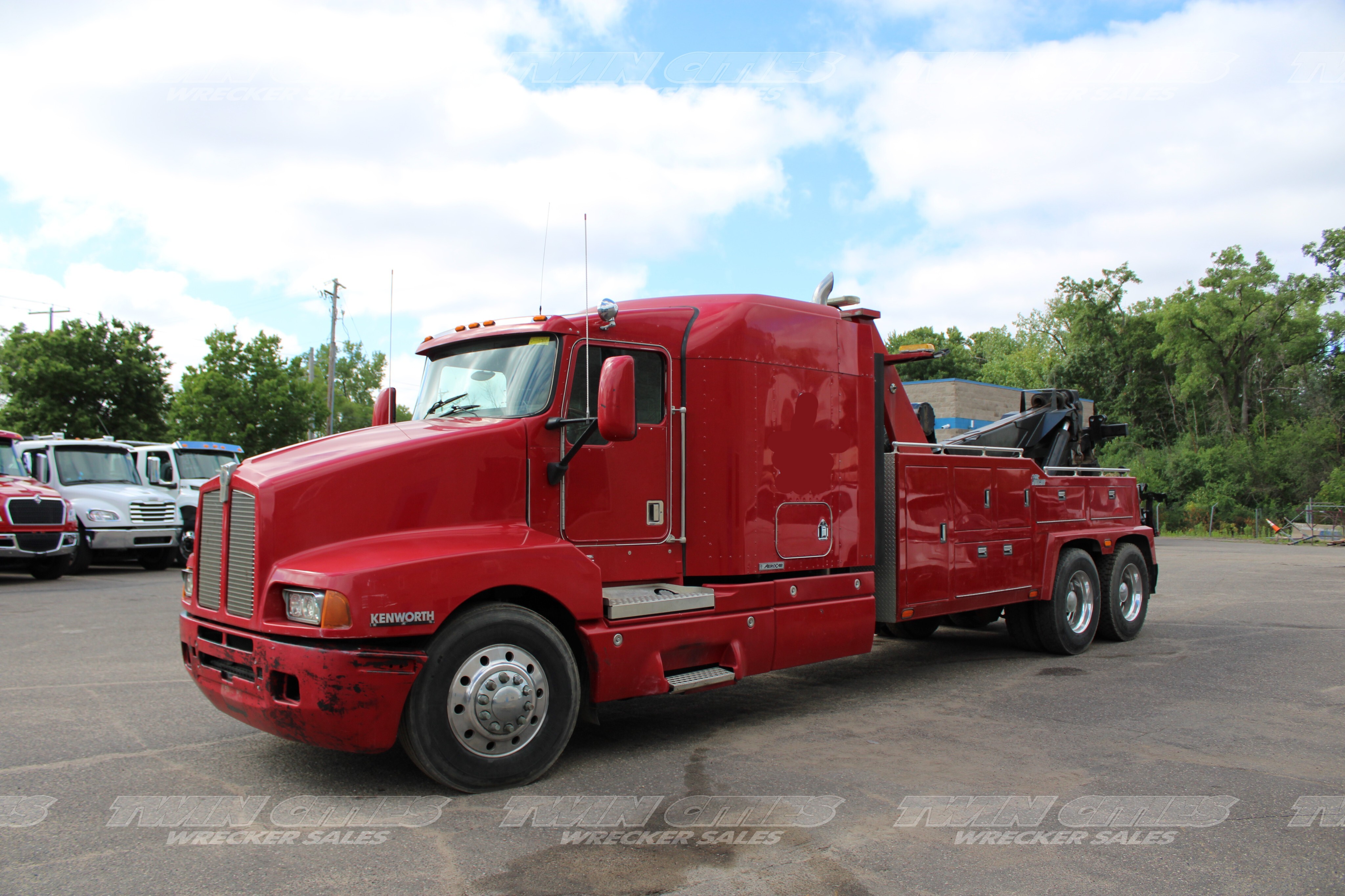 1999 KENWORTH T600 in Saint Paul, MN