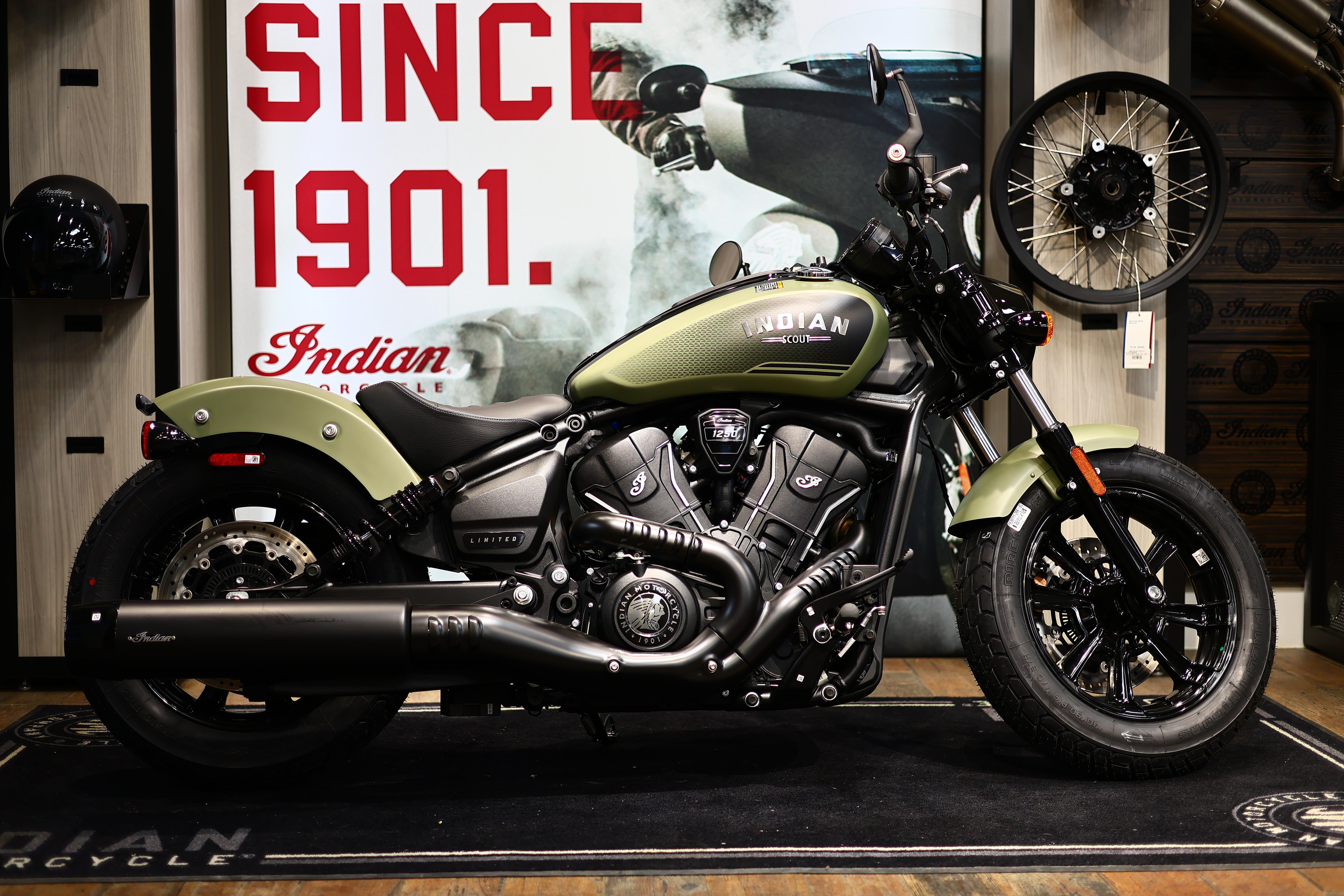 2026 Indian Motorcycle SCOUT BOBBER LIMITED W TECH MOSS GREEN SMK 49ST LIMITED + TECH in Laredo, TX