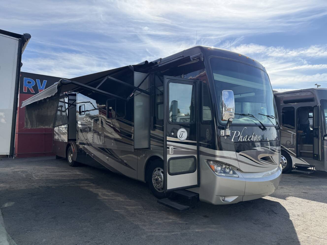 A photo of this 2013 Tiffin PHAETON 40QBH