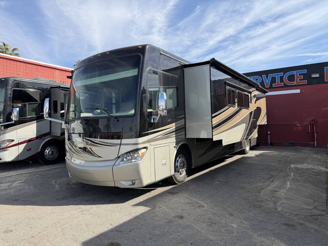 A photo of this 2013 Tiffin PHAETON 40QBH