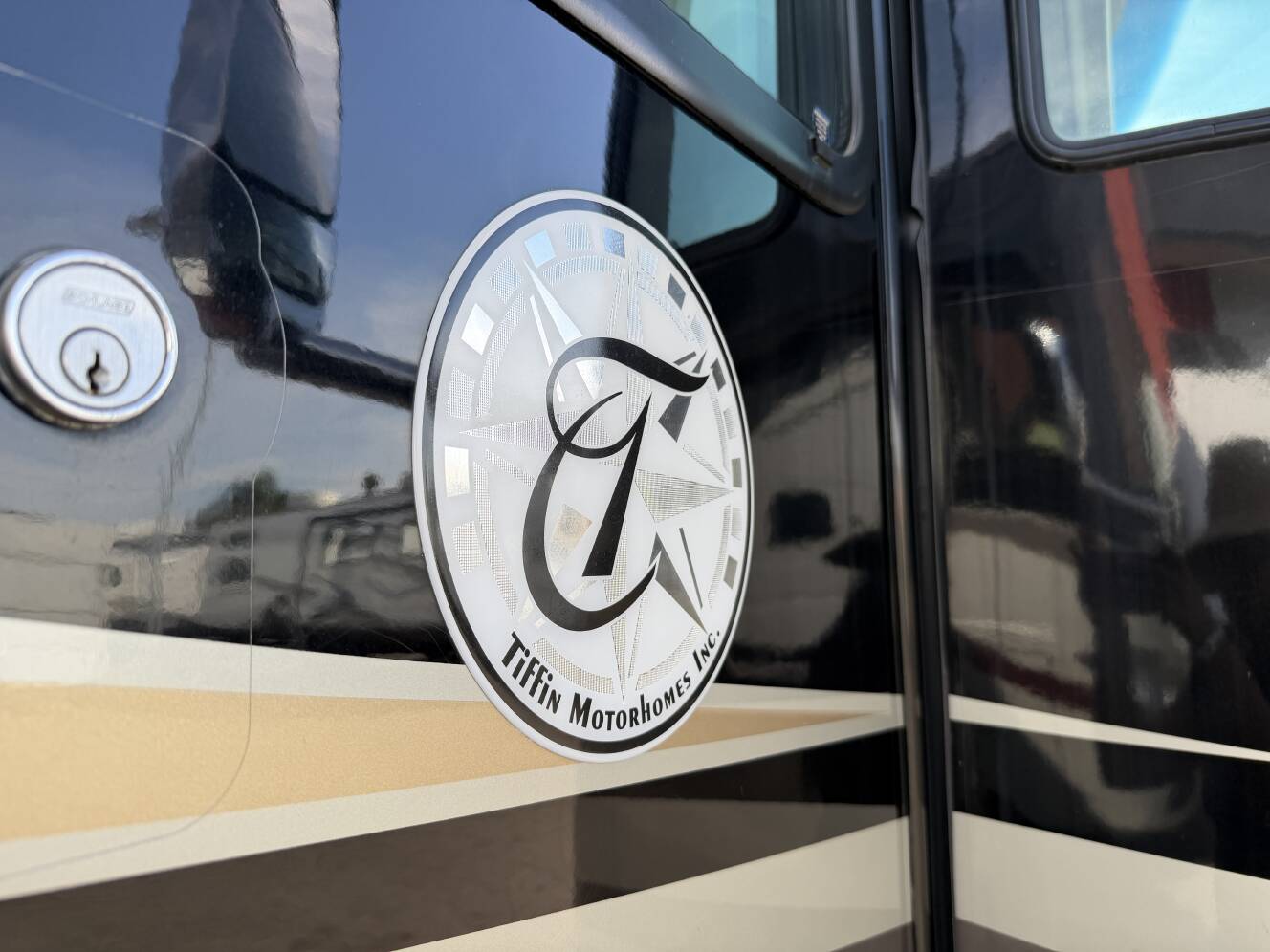 A photo of this 2013 Tiffin PHAETON 40QBH