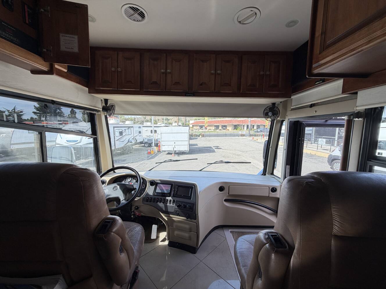 A photo of this 2013 Tiffin PHAETON 40QBH