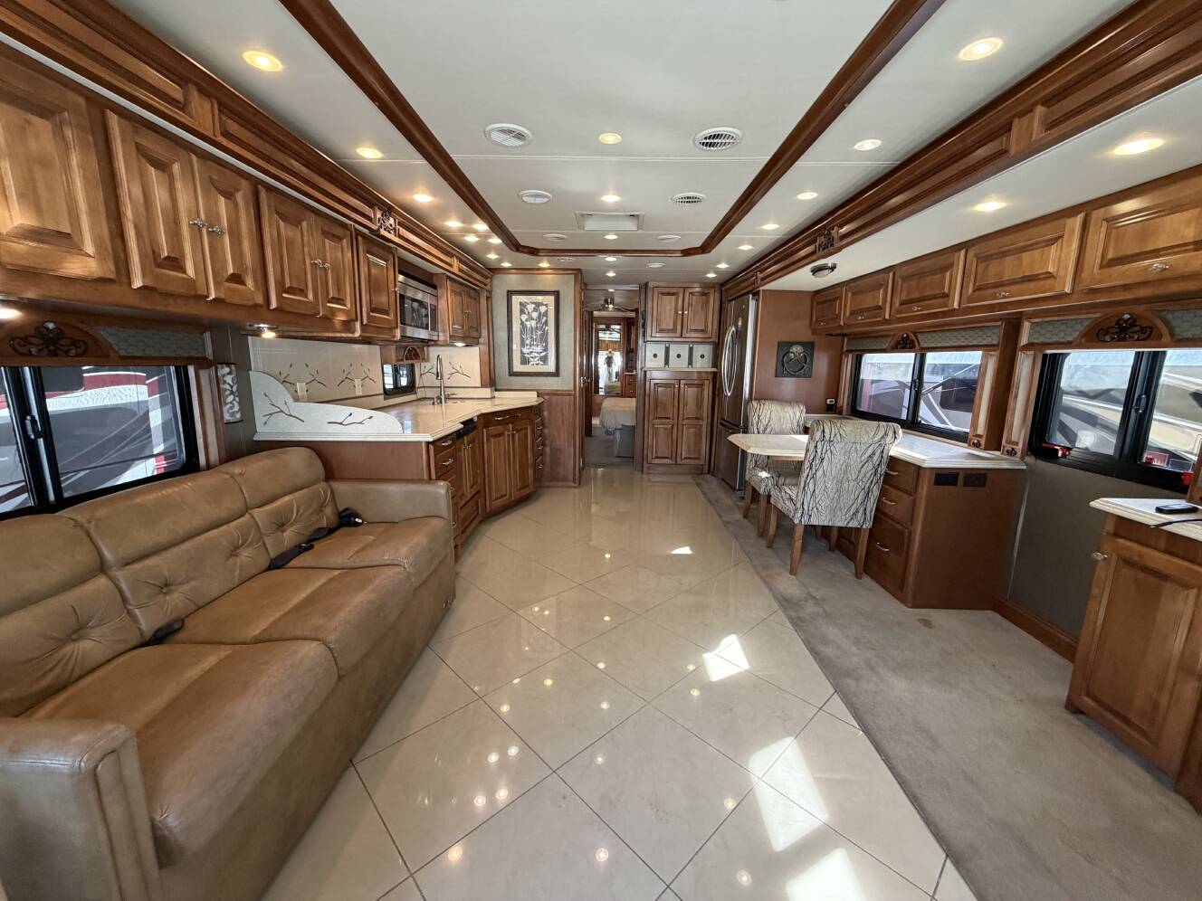 A photo of this 2013 Tiffin PHAETON 40QBH