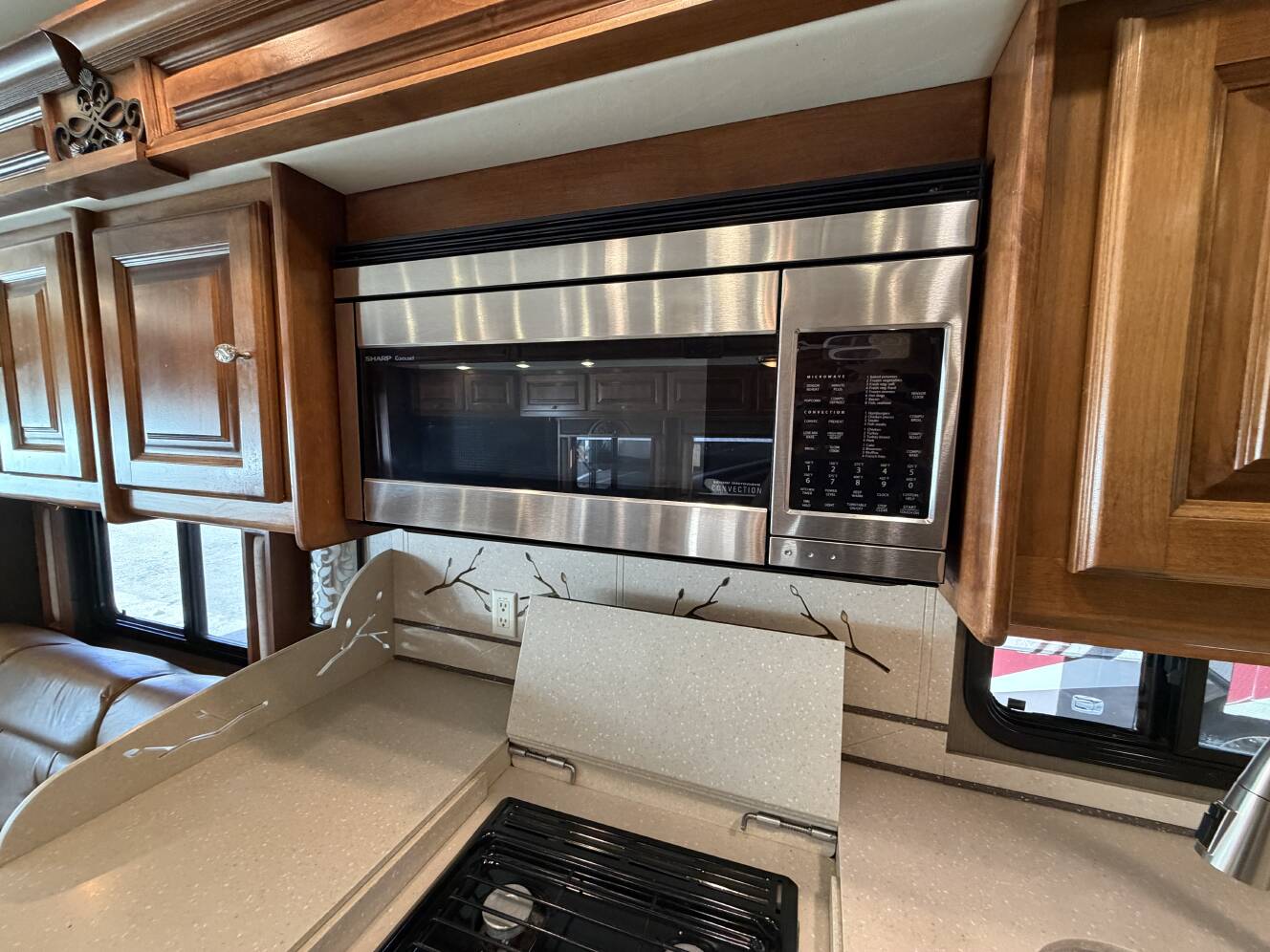 A photo of this 2013 Tiffin PHAETON 40QBH