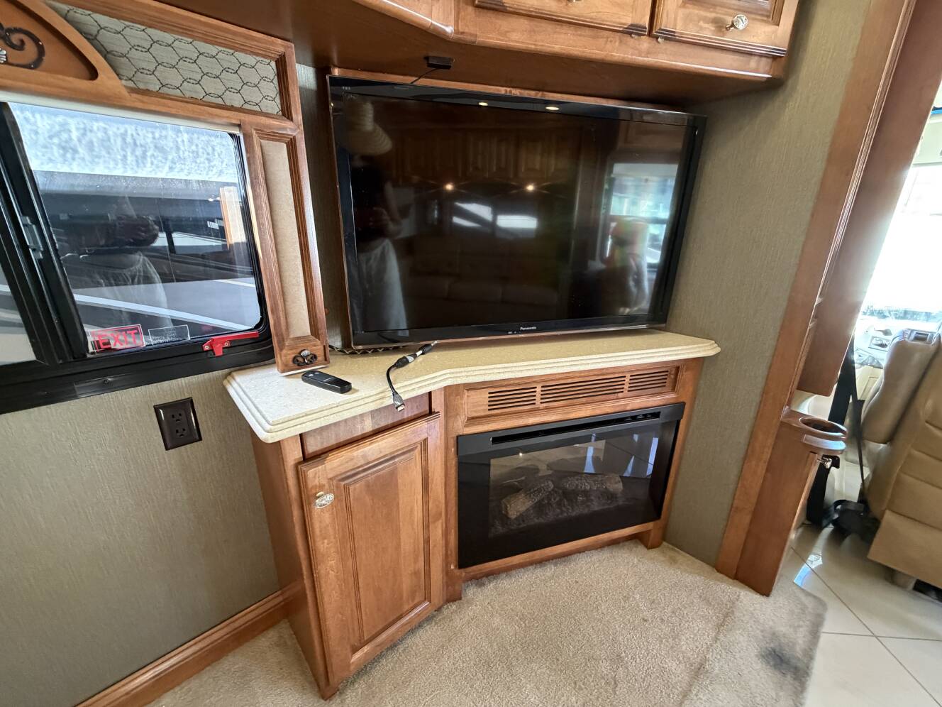 A photo of this 2013 Tiffin PHAETON 40QBH