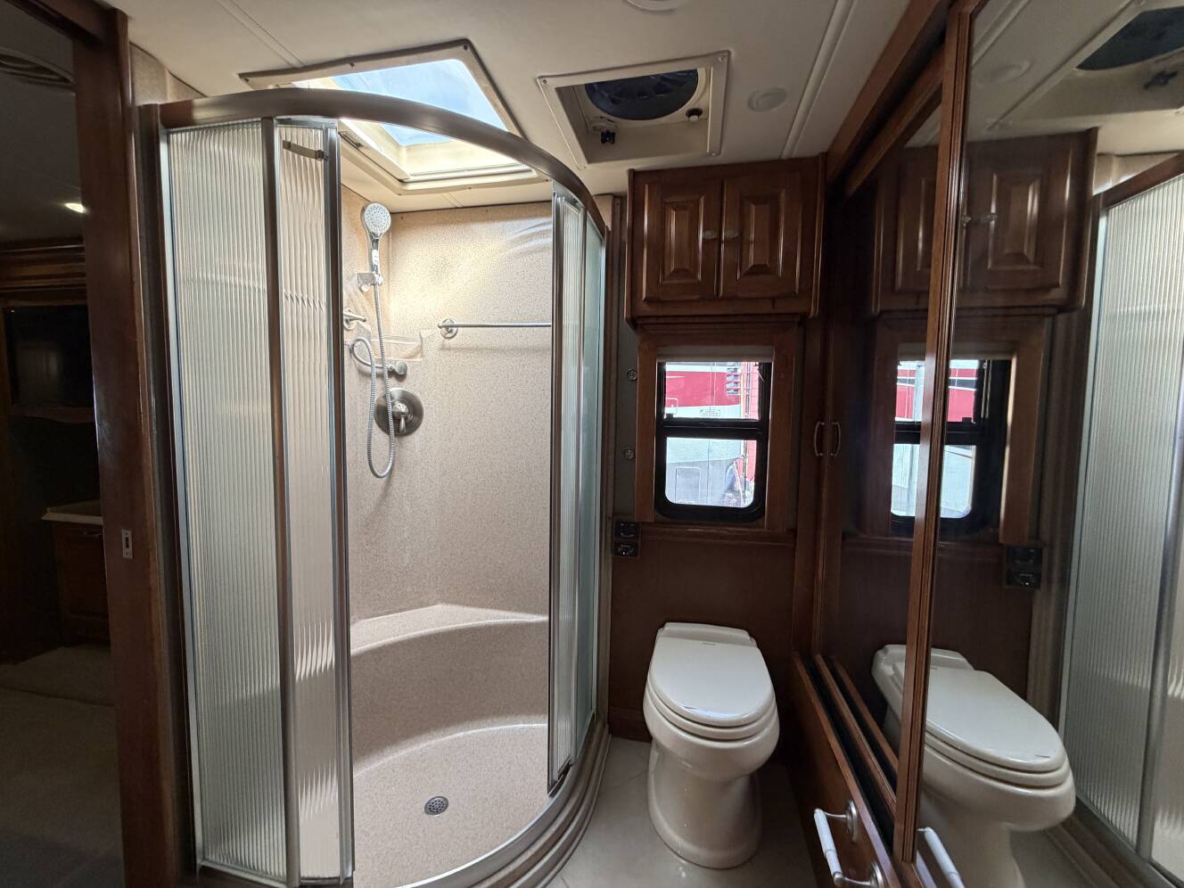 A photo of this 2013 Tiffin PHAETON 40QBH