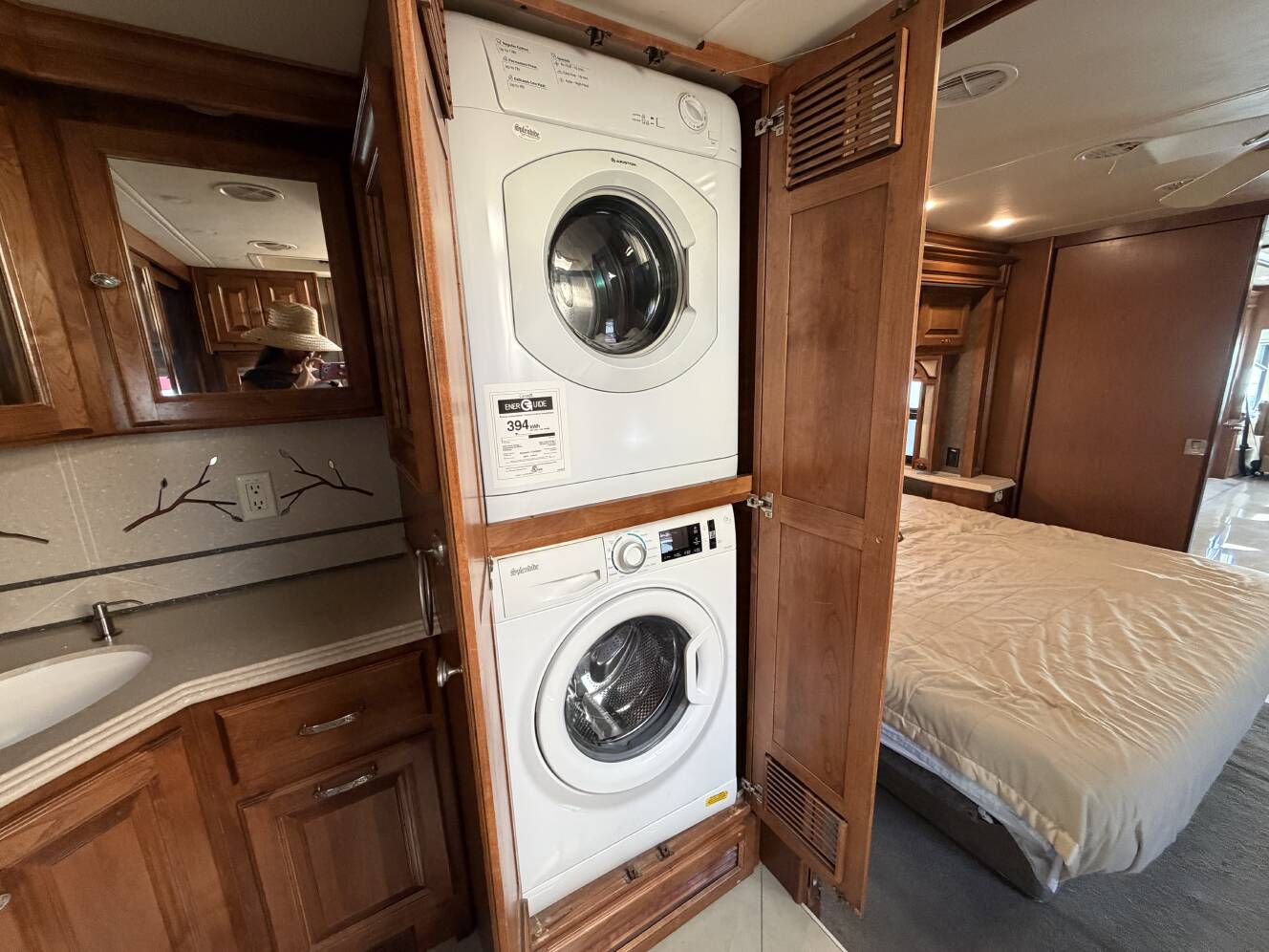 A photo of this 2013 Tiffin PHAETON 40QBH