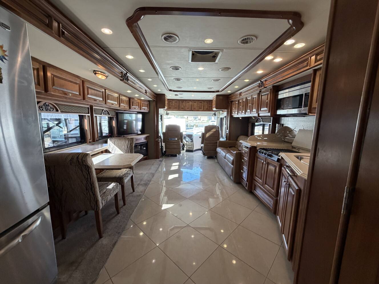 A photo of this 2013 Tiffin PHAETON 40QBH