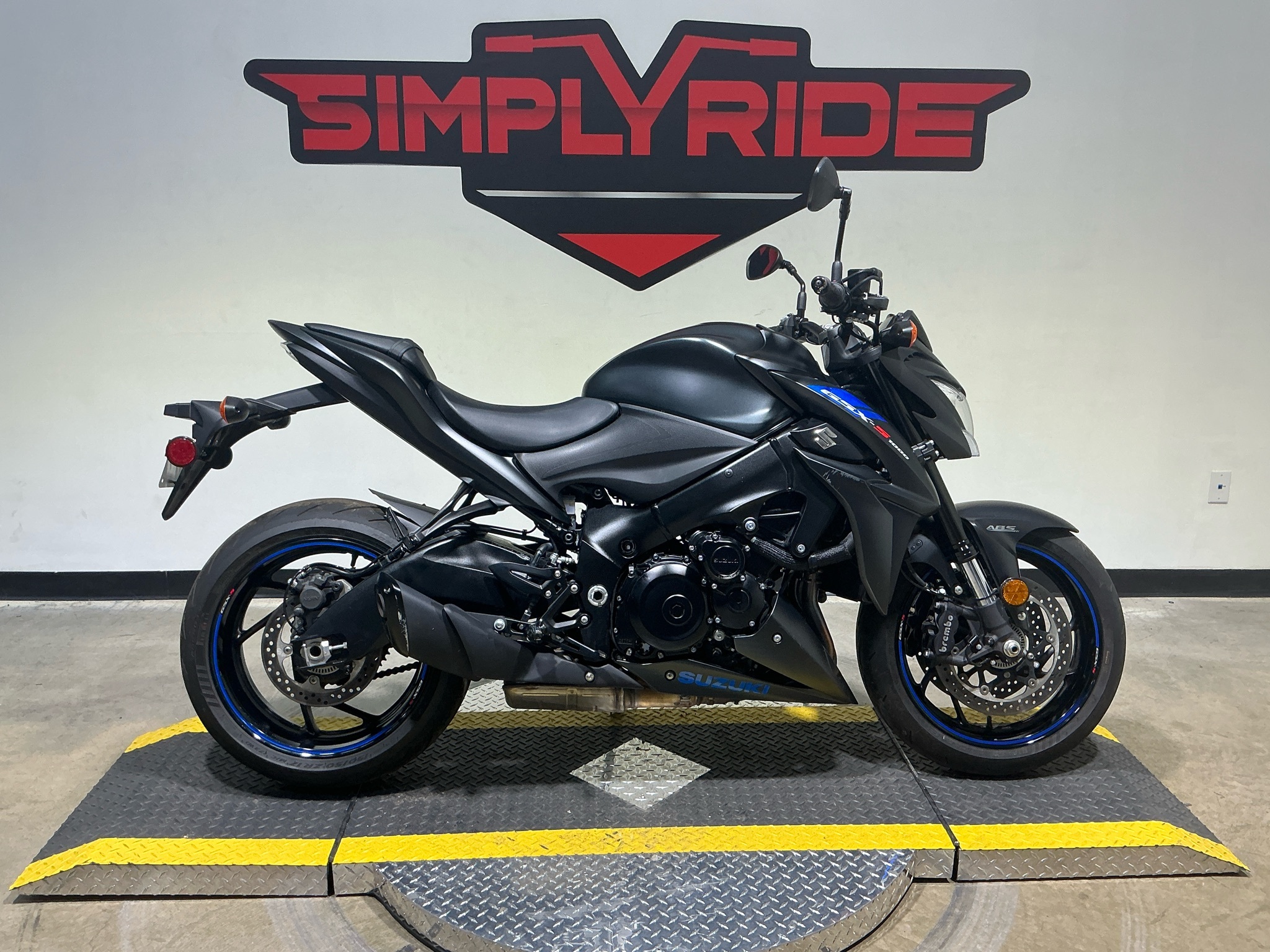 2019 Suzuki GSX-S1000Z 1000Z in Eden Prairie, MN
