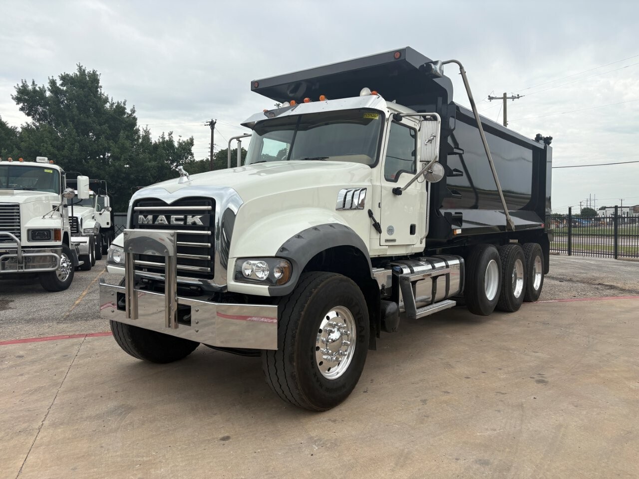 2020 MACK GRANITE 64FR in Dallas, TX