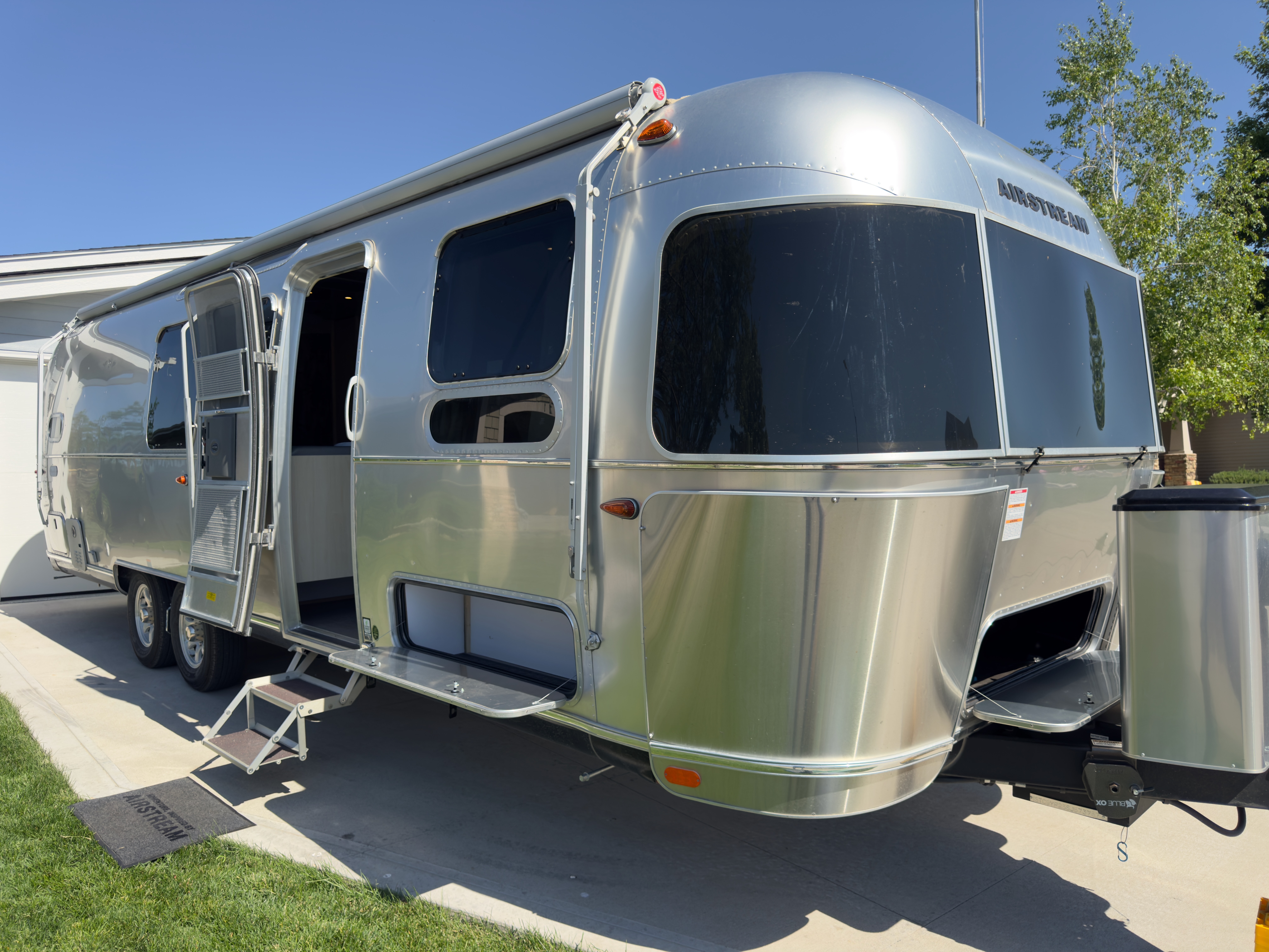 2025 Airstream FLYING CLOUD 30FB BUNK in ankeny IA