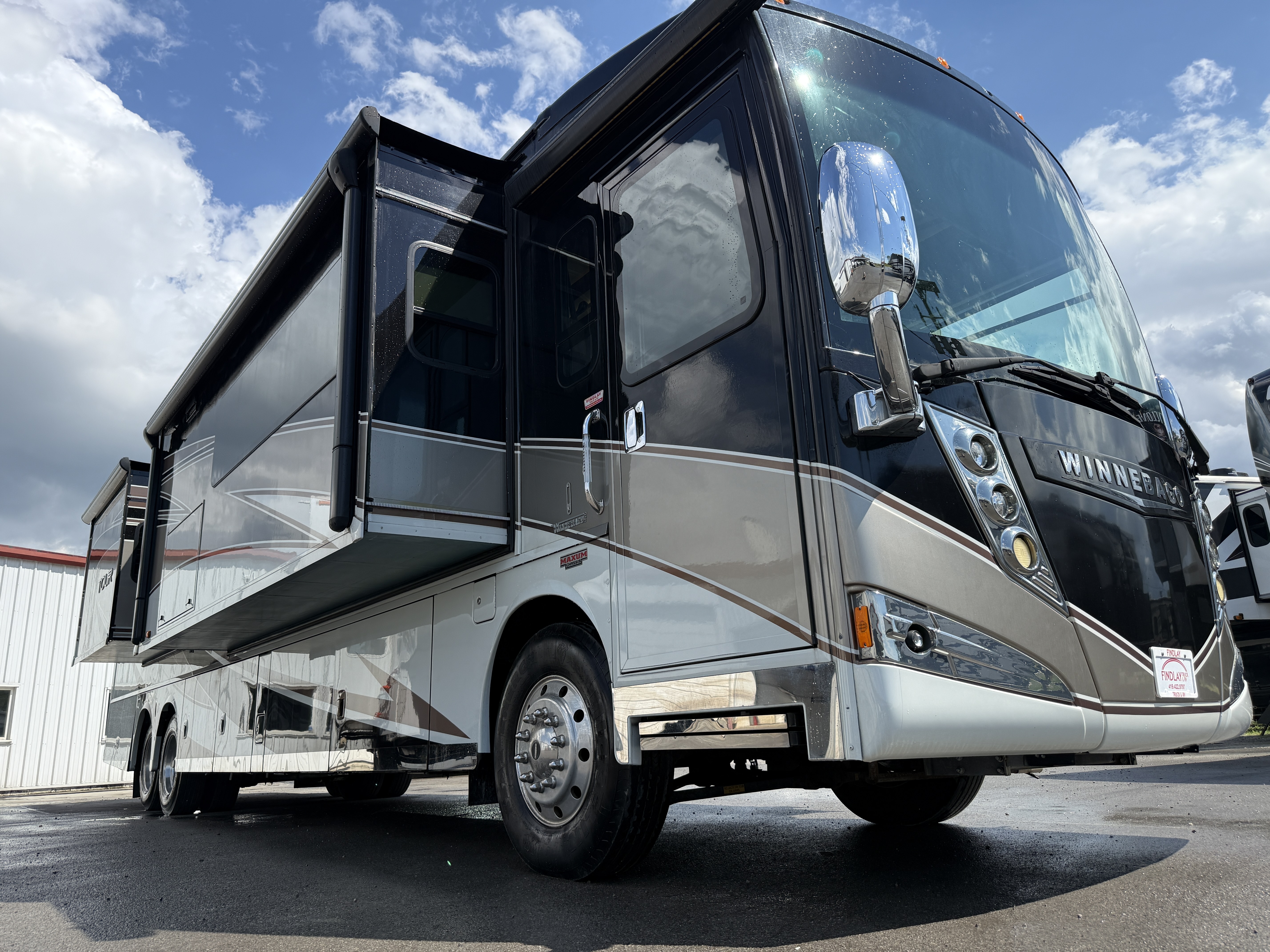 2016 Winnebago TOUR 42QD in findlay OH