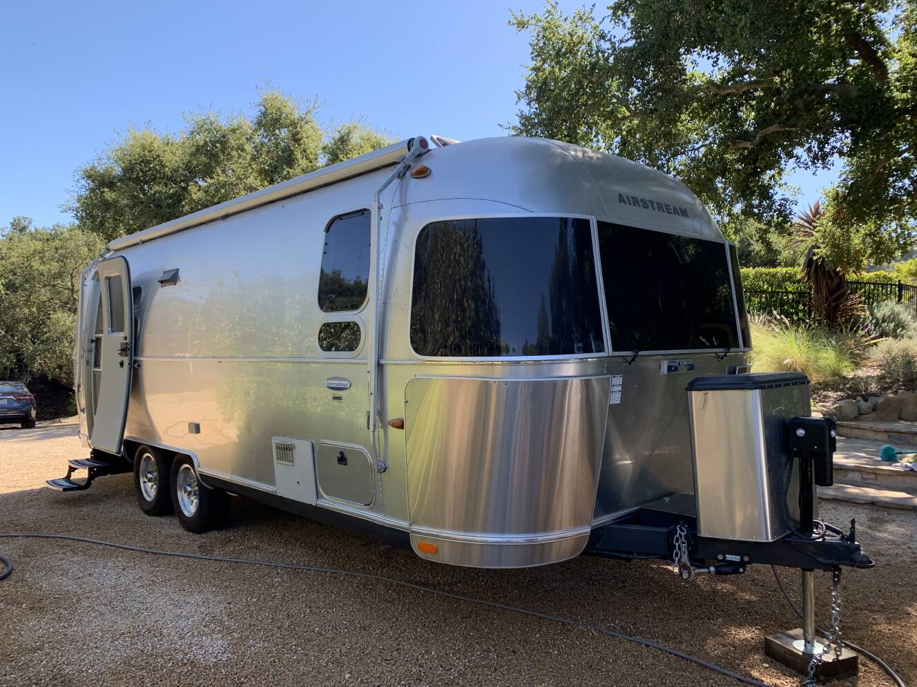 A photo of this 2014 Airstream INTERNATIONAL SIGNATURE 27FB