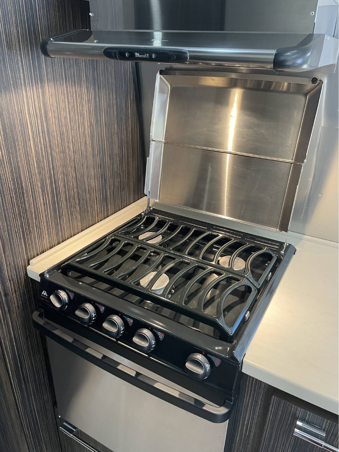 A photo of this 2014 Airstream INTERNATIONAL SIGNATURE 27FB