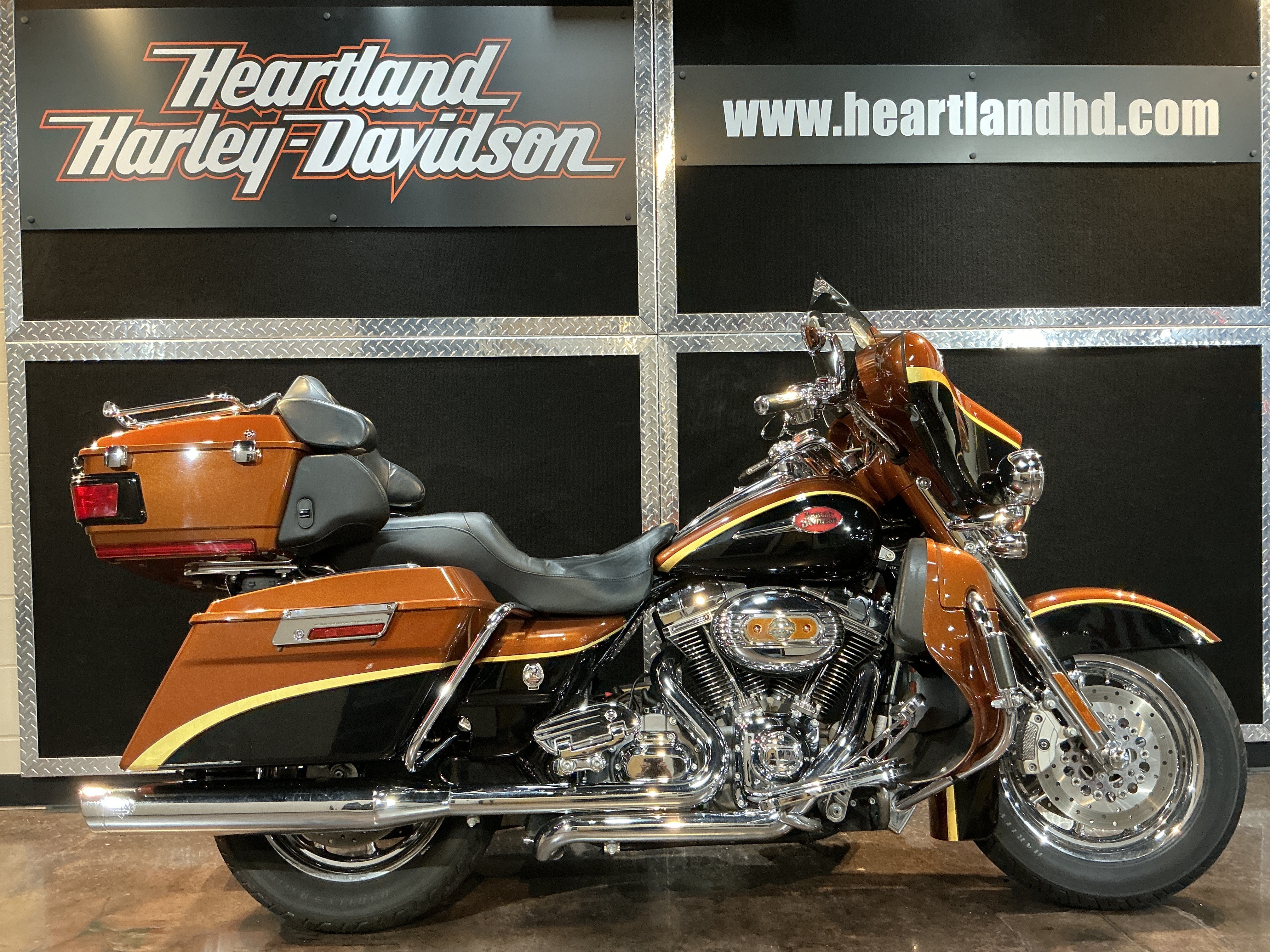 2008 Harley-Davidson CVO™ Screamin' Eagle® Ultra Classic® Electra Glide® CVO in Burlington, IA