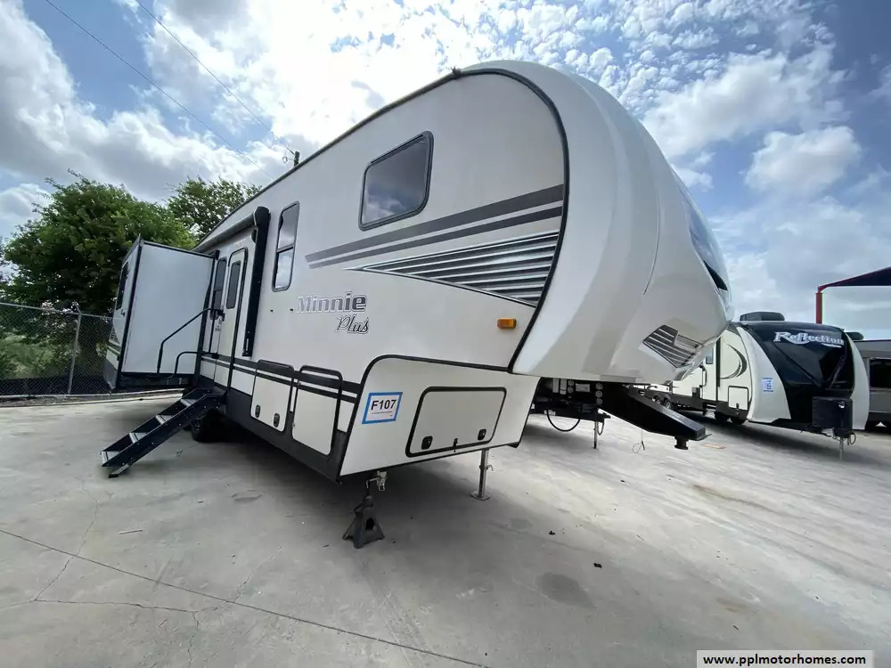 2020 Winnebago MINNIE PLUS 29MBH in new braunfels TX
