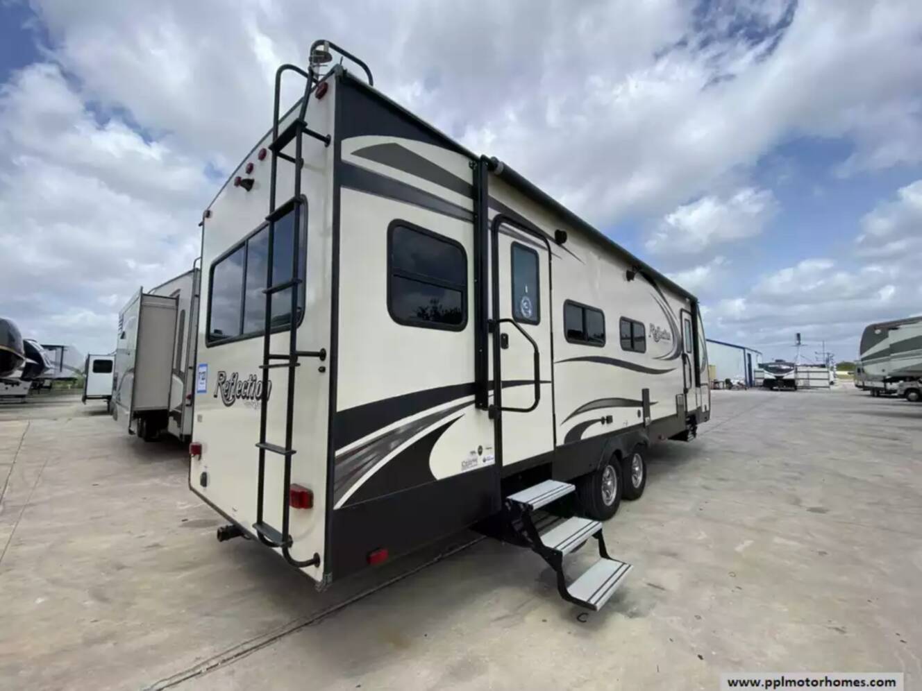 A photo of this 2019 Grand Design Reflection 287RLTS