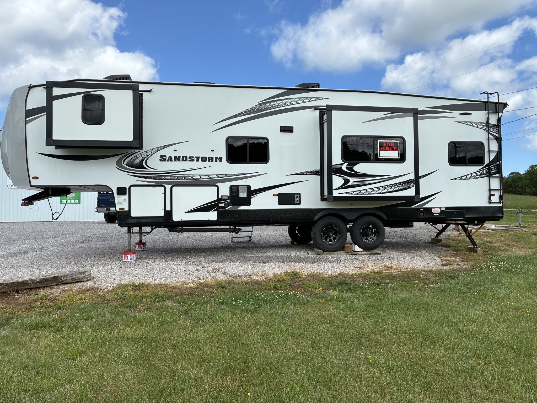 2020 Forest River SANDSTORM 336GSLR RV