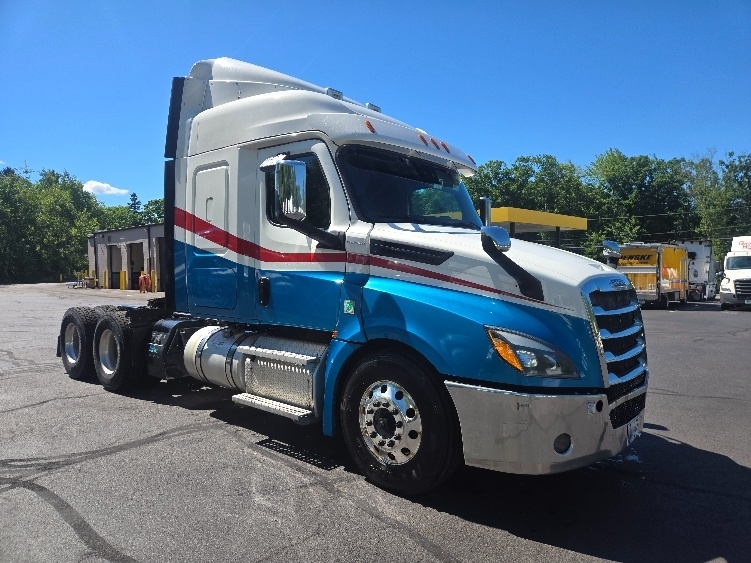 2019 FREIGHTLINER CASCADIA 126 in Hazleton, PA
