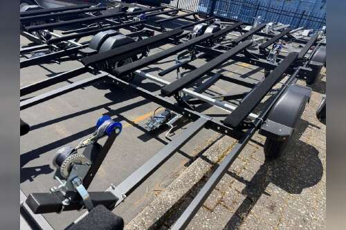 2026 Karavan Trailers Heavy Duty Double Watercraft Steel with Step Fende in sublimity OR