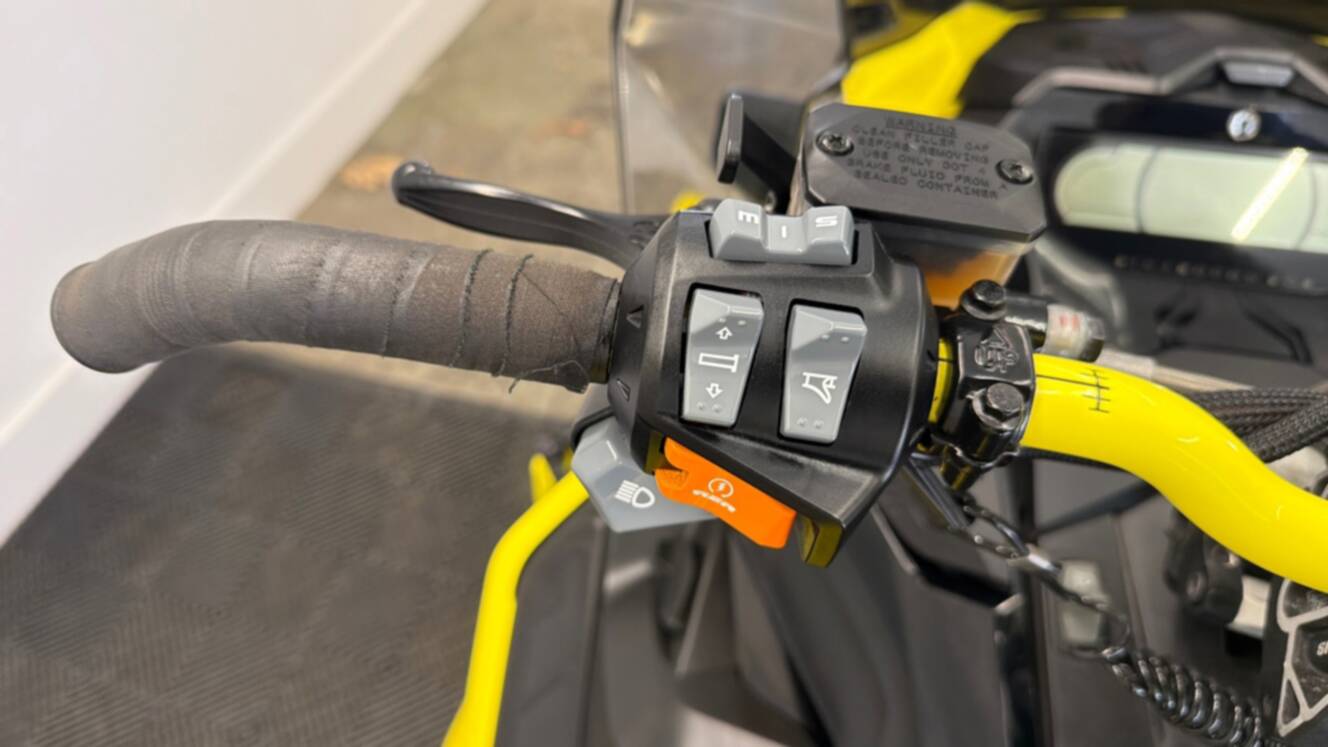 A photo of this 2021 Ski-Doo RENEGADE X-RS 850 E-TEC