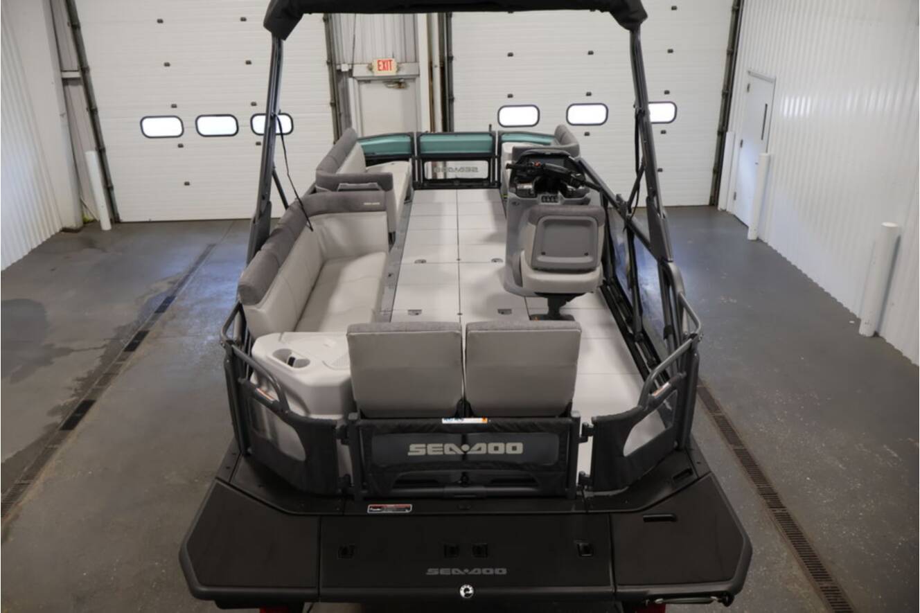 A photo of this 2026 Sea-Doo Switch Cruise 21 - 300 hp - Tech Painted
