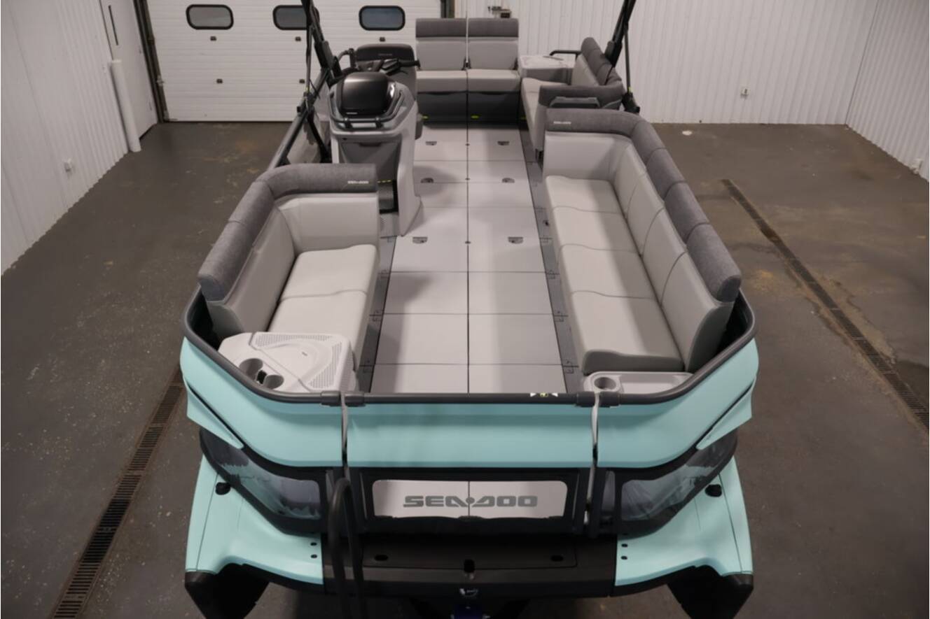 A photo of this 2026 Sea-Doo Switch Cruise 21 - 300 hp - Tech Painted