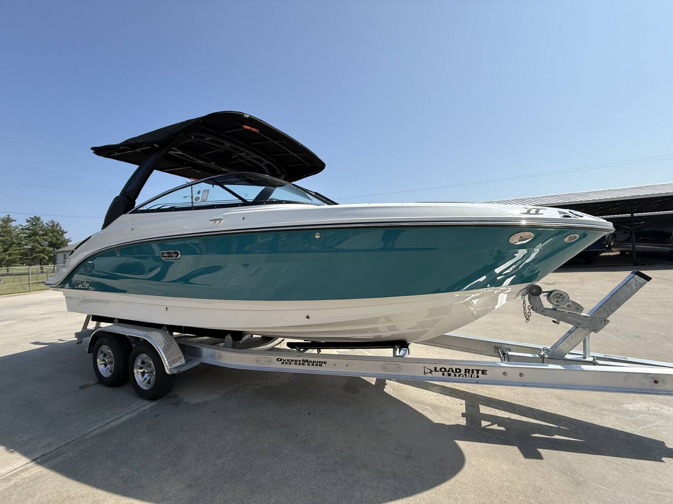 A photo of this 2027 Sea Ray SLX 260