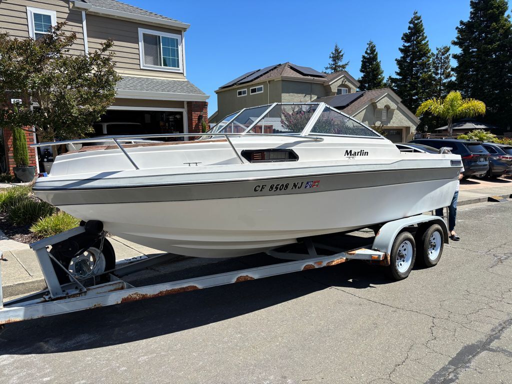 1993 Marlin Cuddy Cabin in benicia CA